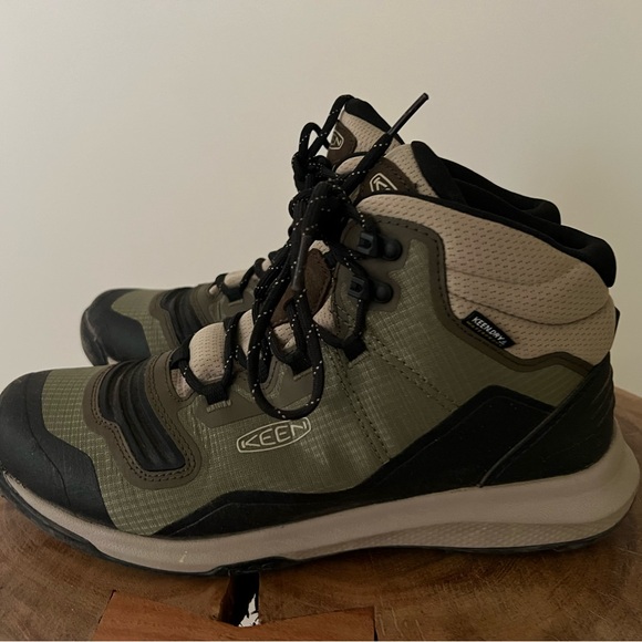 KEEN women’s  Olive Hiking Boots - Picture 5 of 9